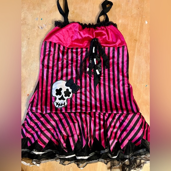 Pirate Princess Costume 6 - Picture 2 of 2